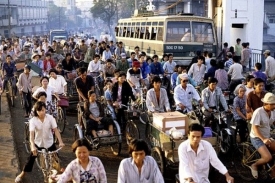 V ulicích měst panuje motocyklové šílenství